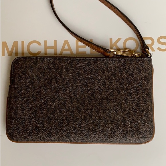 Michael Kors Jet Set Travel Lg Top Zip Wristlet - Picture 9 of 16